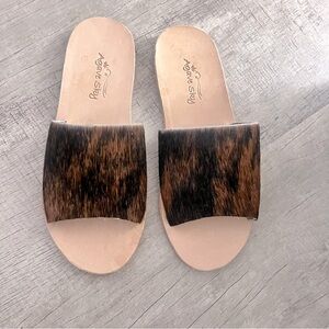 Agave Sky Nadia Brindle Cowhide Sandal Slides Size 9